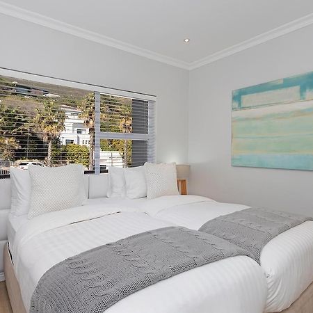 Stunning Sea View Apartment - Camps Bay Kaapstad Buitenkant foto
