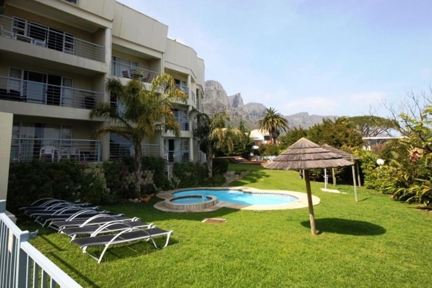 Stunning Sea View Apartment - Camps Bay Kaapstad Buitenkant foto