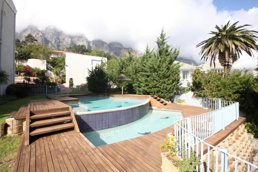 Stunning Sea View Apartment - Camps Bay Kaapstad Buitenkant foto
