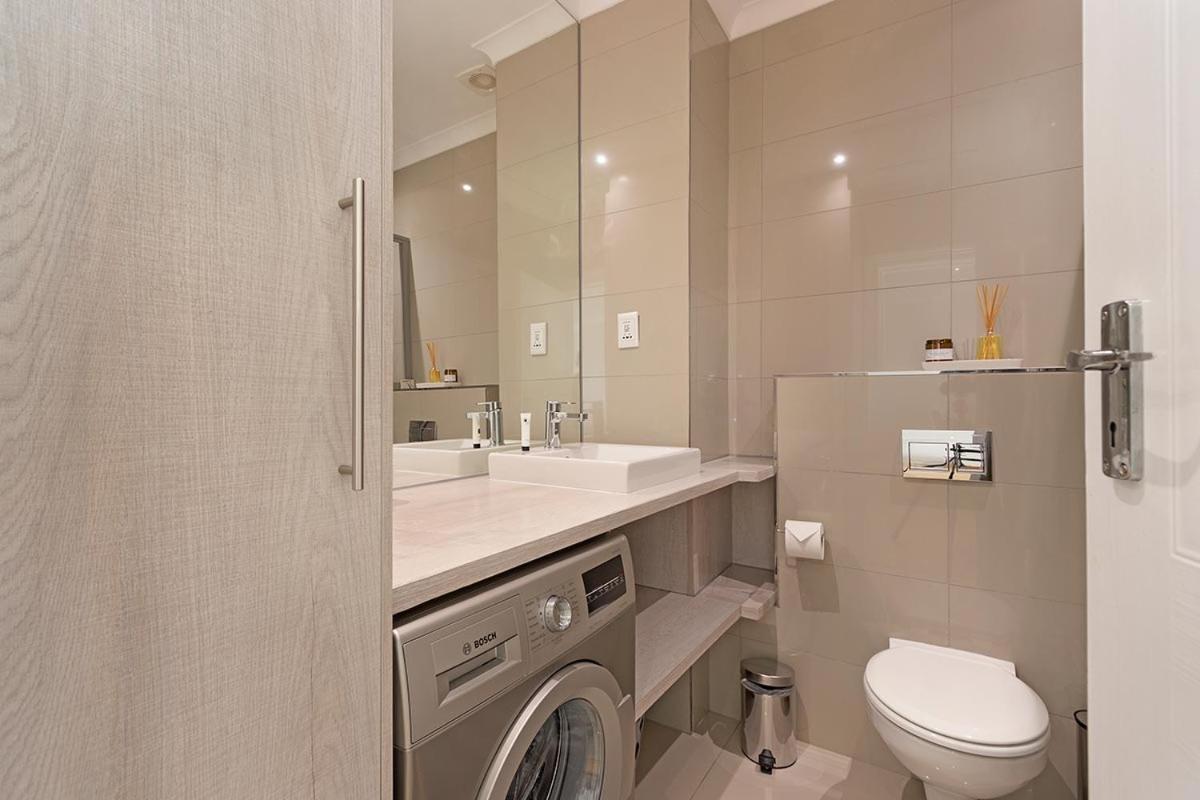 Stunning Sea View Apartment - Camps Bay Kaapstad Buitenkant foto
