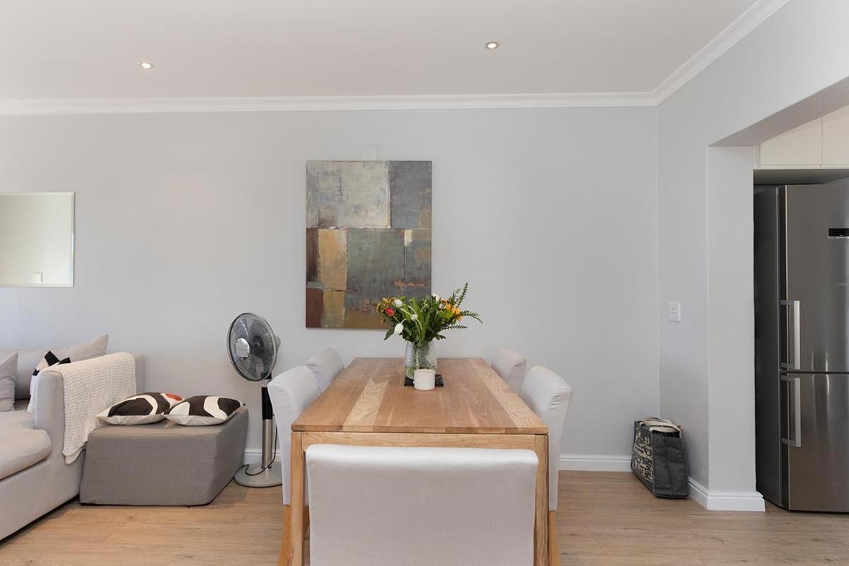 Stunning Sea View Apartment - Camps Bay Kaapstad Buitenkant foto