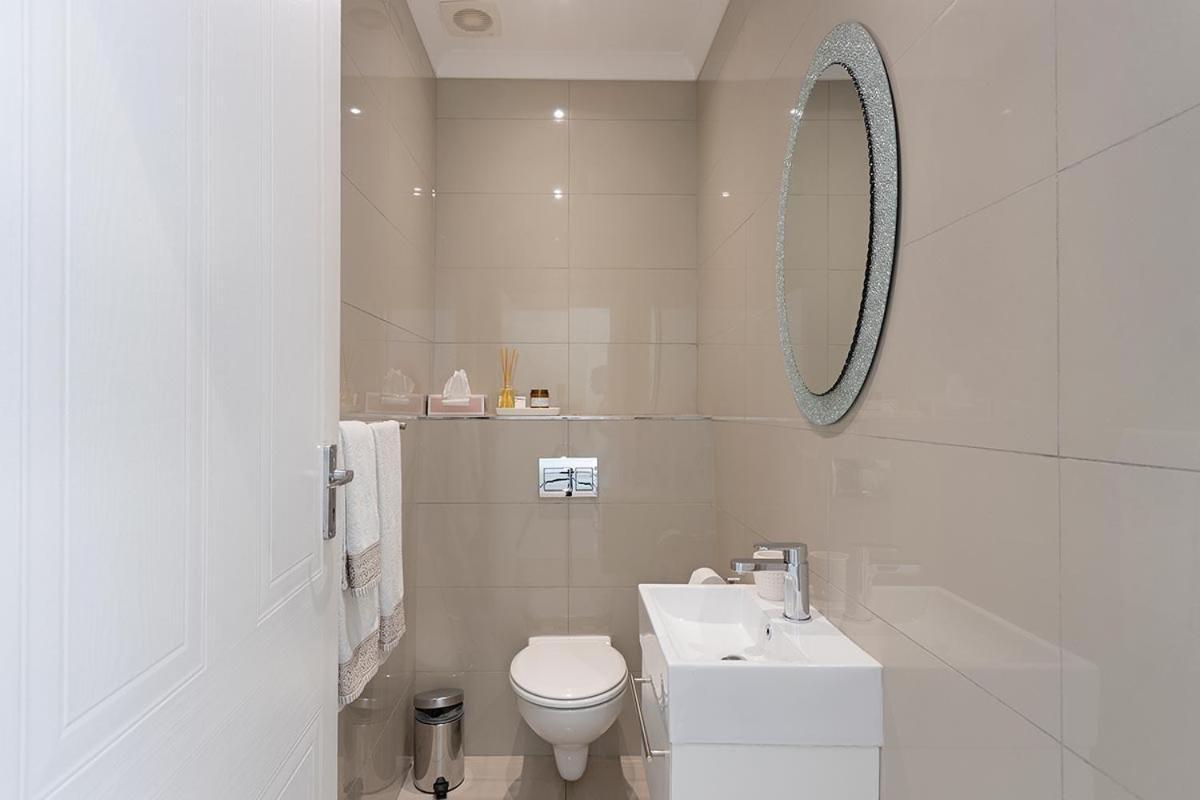 Stunning Sea View Apartment - Camps Bay Kaapstad Buitenkant foto